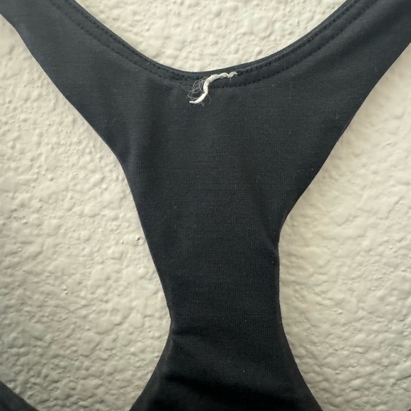 LULULEMON WUNDER TRAIN BRA *MEDIUM SUPPORT, C/D CUP SIZE 6 BLACK - Picture 4 of 5